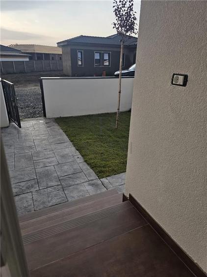 Duplex cu 3 camere cu Teren 330 Mp în Moșnița Nouă