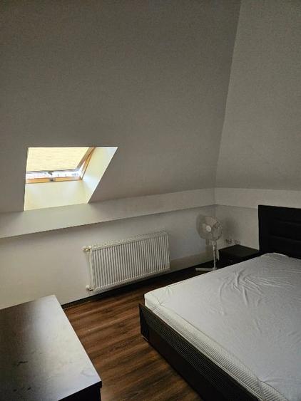 Apartament cu 3 camere semidecomandat, mobilat în Central
