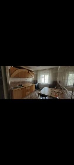 Apartament cu 2 camere semidecomandat în Micro 6