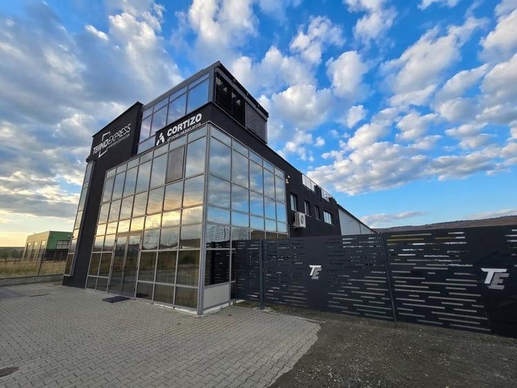 Spațiu industrial, de 1,350 mp, în Florești