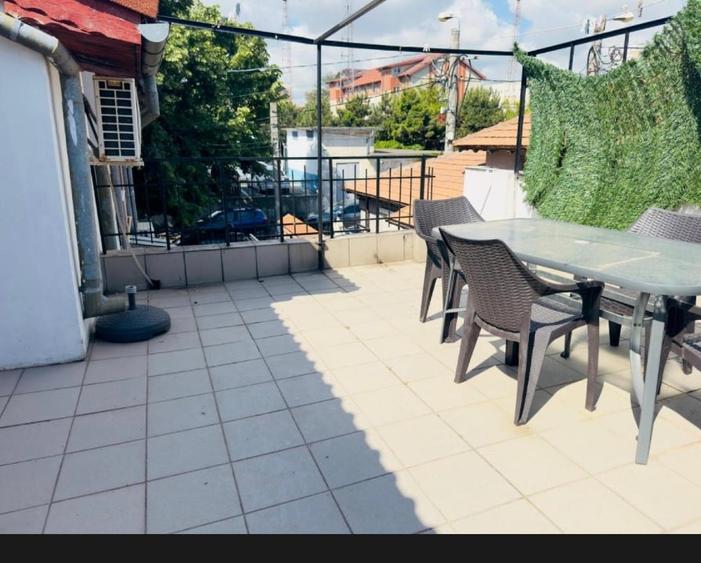 Apartament cu 3 camere decomandat, mobilat în Ultracentral