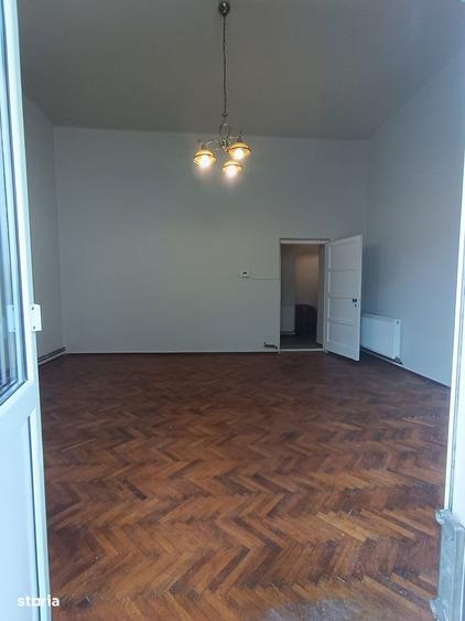 Spațiu comercial, de 62 mp, în P-ța Unirii