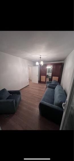 Apartament cu 3 camere decomandat în Drumul Taberei