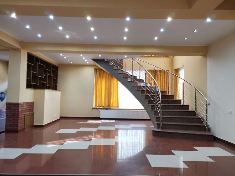 Casă individuală cu 7 camere cu Canalizare în Băneasa