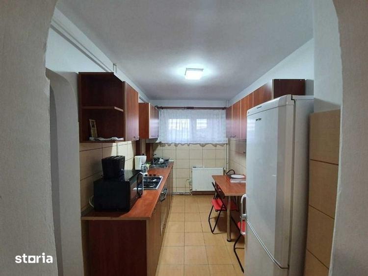 Inchiriez apartament cu 2 camere + living - 8