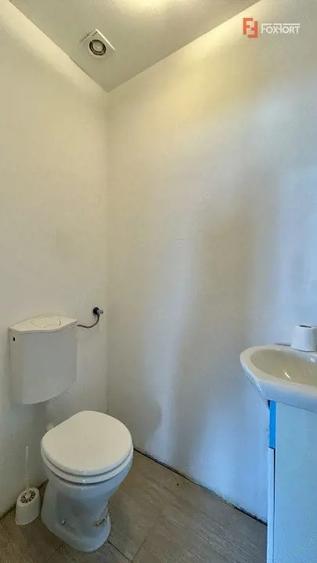 Apartament cu 3 camere semidecomandat, mobilat în Ghiroda
