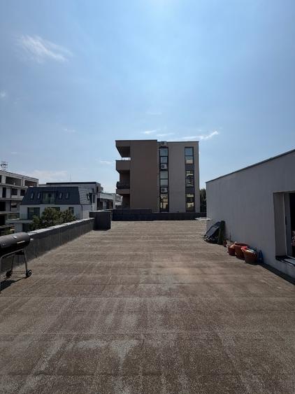Apartament cu 5 camere nedecomandat în Herăstrău