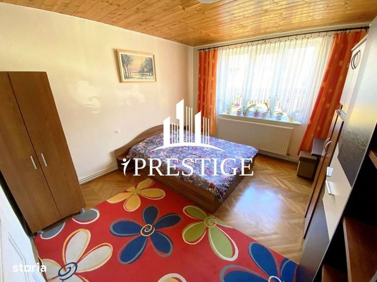 Casă cu 4 camere în Șura Mare