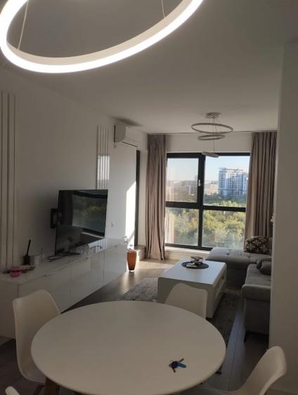 Apartament cu 3 camere semidecomandat în Central