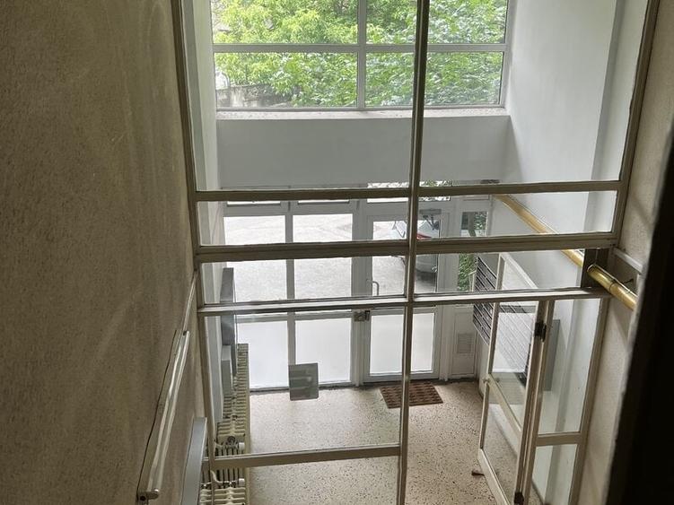 Apartament cu 2 camere decomandat, mobilat în Arcul de Triumf