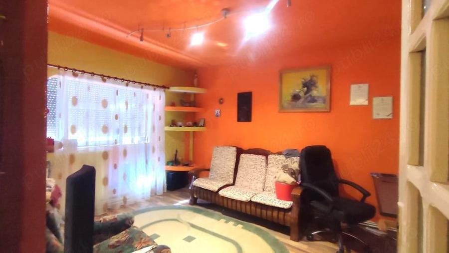 Apartament cu 4 camere decomandat în Micro 21