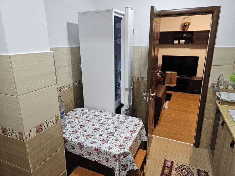 Apartament cu 2 camere decomandat, mobilat în Apărătorii Patriei