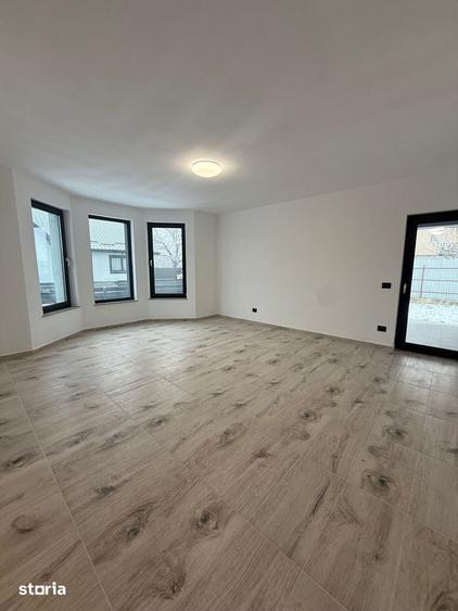 Casă cu 3 camere cu Teren 500 Mp în Mioriței