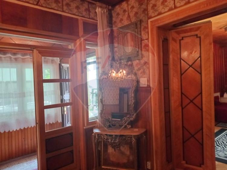 Casă cu 6 camere cu Teren 436 Mp în Ultracentral