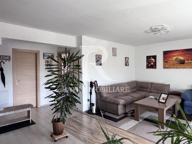 Apartament cu 2 camere semidecomandat, mobilat în Nufărul