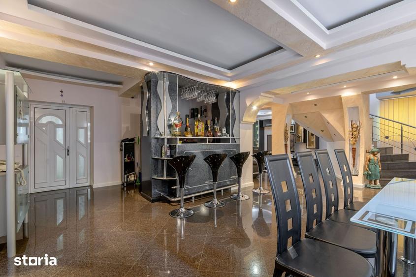 Casă cu 6 camere cu Teren 252 Mp în 23 August