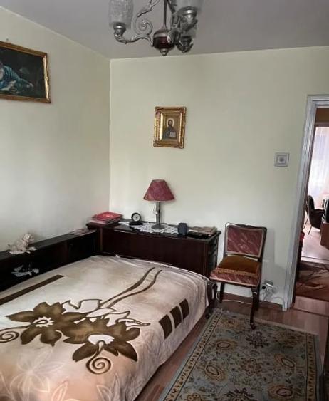 Apartament cu 3 camere semidecomandat în Brâncoveanu