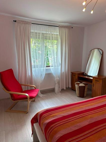 Casă cu 4 camere decomandat în Central