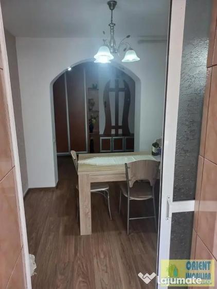 Apartament cu 2 camere decomandat în Casa de Cultură