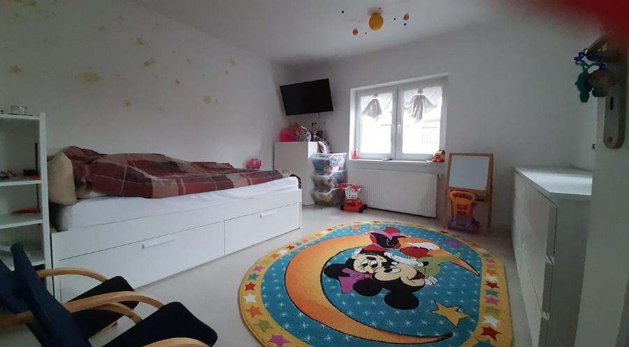Casă individuală cu 5 camere cu Canalizare în Dâmbul Rotund