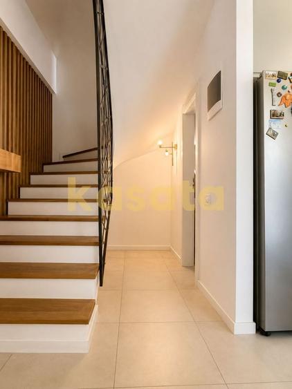 Duplex cu 6 camere cu Canalizare în Nord