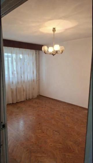 Garsonieră decomandată în Nord