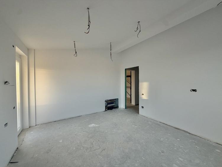 Apartament cu 2 camere decomandat în Chișoda