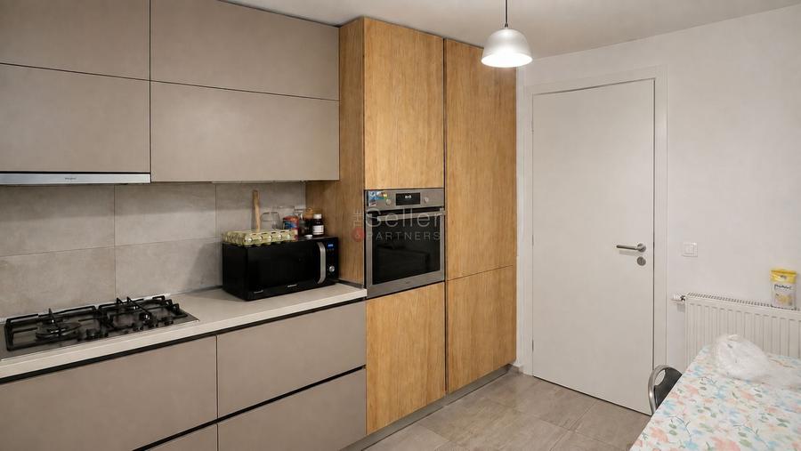 Apartament cu 2 camere decomandat în Tractorul