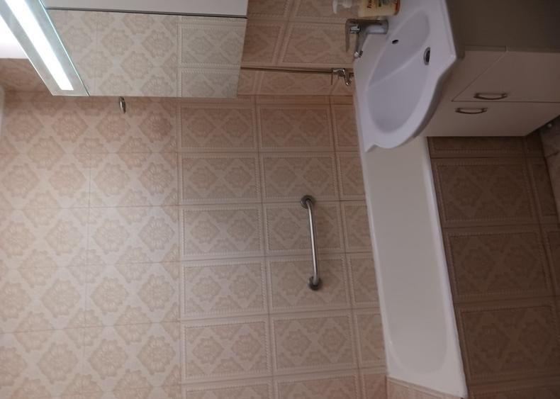 Apartament cu 3 camere decomandat, mobilat în Libertății