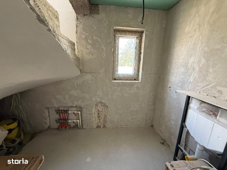Casă cu 4 camere în Vidra