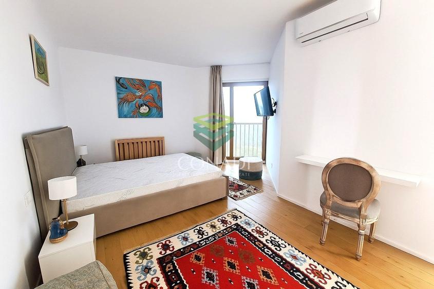 Apartament cu 3 camere semidecomandat, mobilat în P-ta Presei Libere