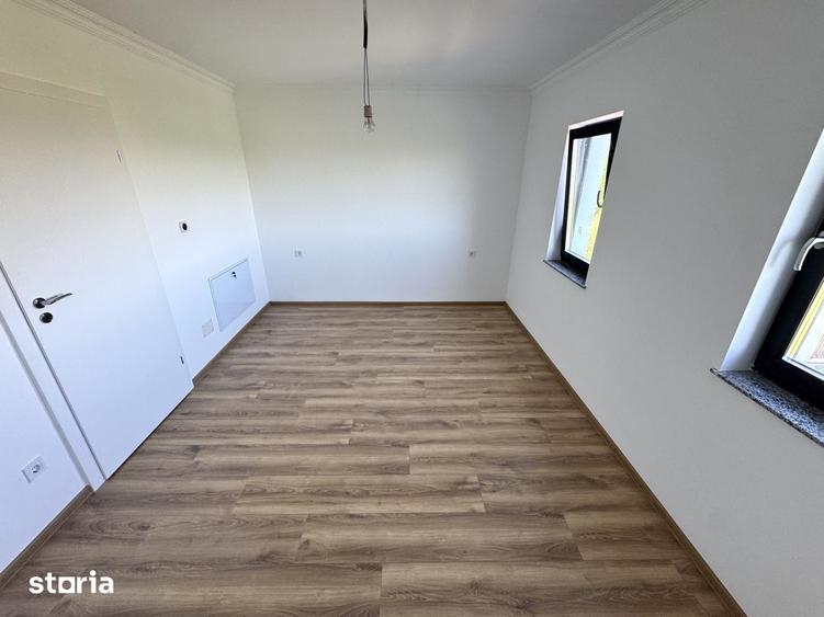 Casă cu 4 camere cu Teren 480 Mp în Bucium