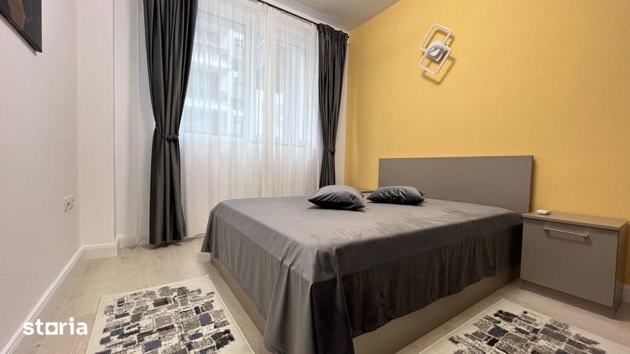 Apartament cu 3 camere semidecomandat, mobilat în Tei