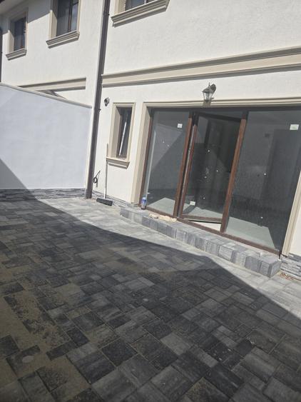 Casă cu 4 camere în Bucureștii Noi