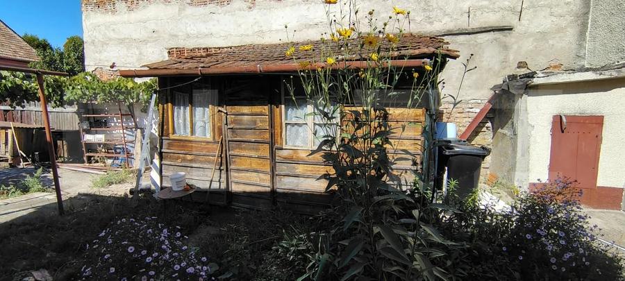 Casă individuală cu 4 camere cu Canalizare în Dâmbul Rotund