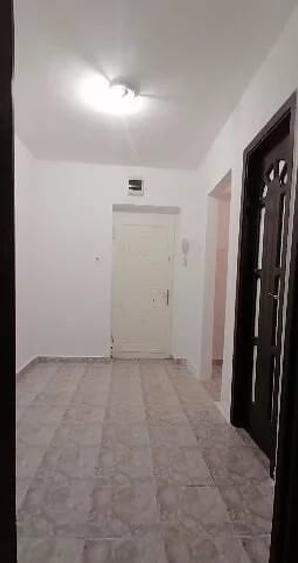 Garsonieră decomandată în Drumul Taberei