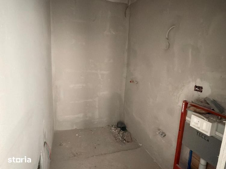 Apartament cu 4 camere în Torontalului