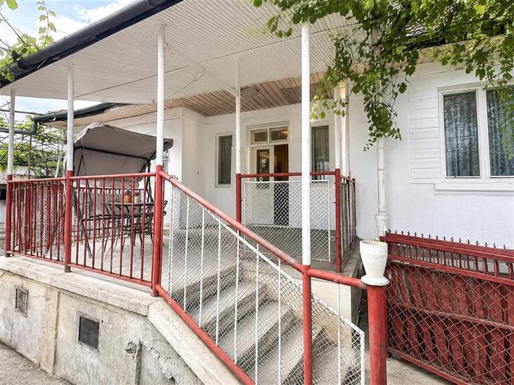 Apartament cu 3 camere decomandat, mobilat în Unirii