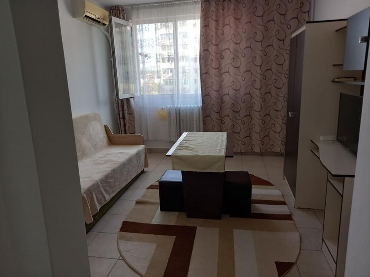 Garsonieră decomandată în Cotnari