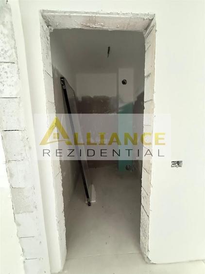 Apartament cu 3 camere decomandat în Berceni