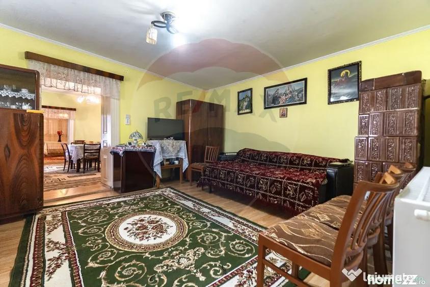 Casă cu 4 camere cu Teren 1068 Mp în Perșani