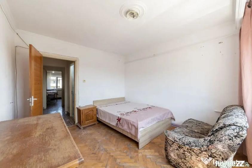 Apartament cu 3 camere decomandat în Găvana