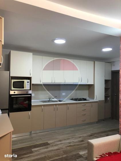 Apartament cu 3 camere semidecomandat în Becaș