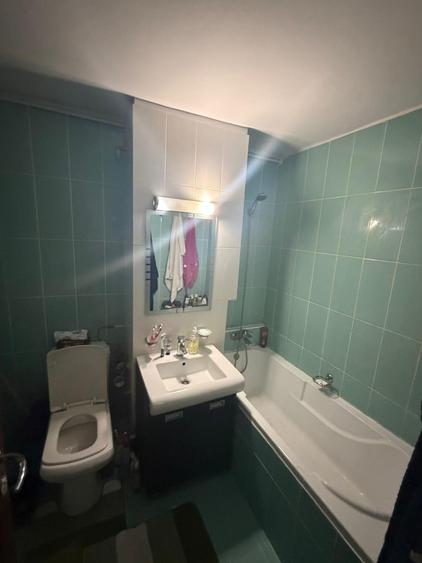 Apartament cu 3 camere decomandat, mobilat în Crângași