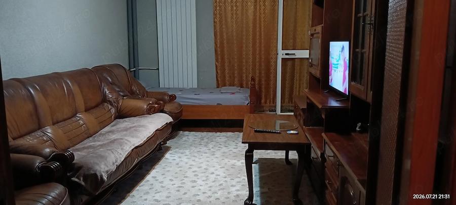 Apartament cu 3 camere decomandat în Faleza Nord