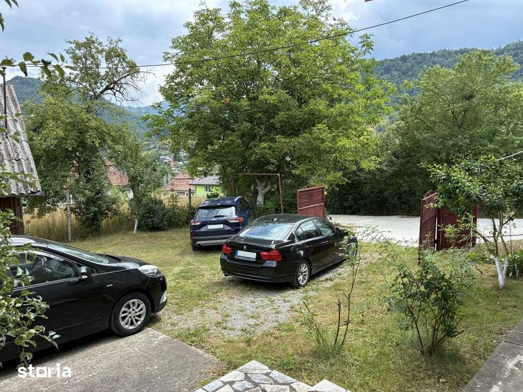 Casă cu 4 camere cu Teren 1300 Mp în Băi