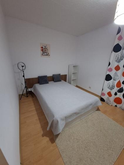 Apartament cu 3 camere decomandat, mobilat în Drumul Taberei