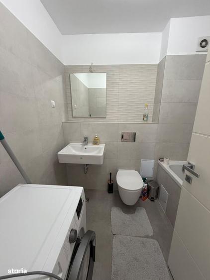 Apartament cu 3 camere în Tractorul