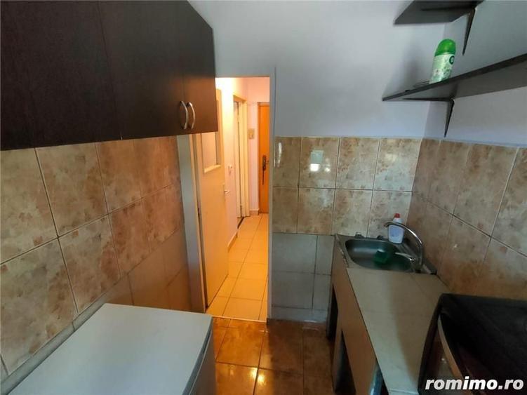 Garsonieră decomandată, mobilată în Complex Studențesc