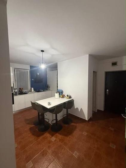 Apartament cu 4 camere decomandat în Exterior Vest